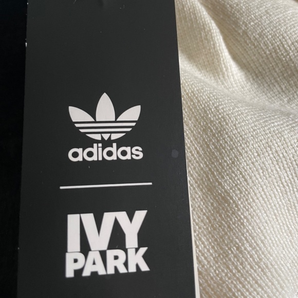 Ivy Park Beanie - Picture 3 of 3